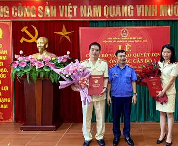 Lễ công bố và trao Quyết định về công tác cán bộ tại Viện KSND quận Đống Đa